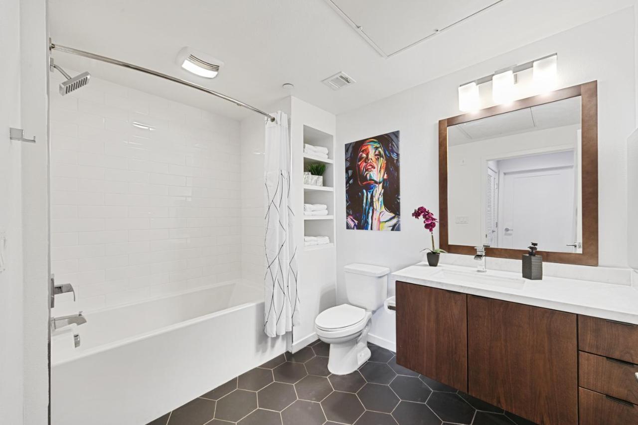 Fairfax District Chic City Oasis 2 Bedroom Apt With Den 136 Los Angeles Eksteriør bilde