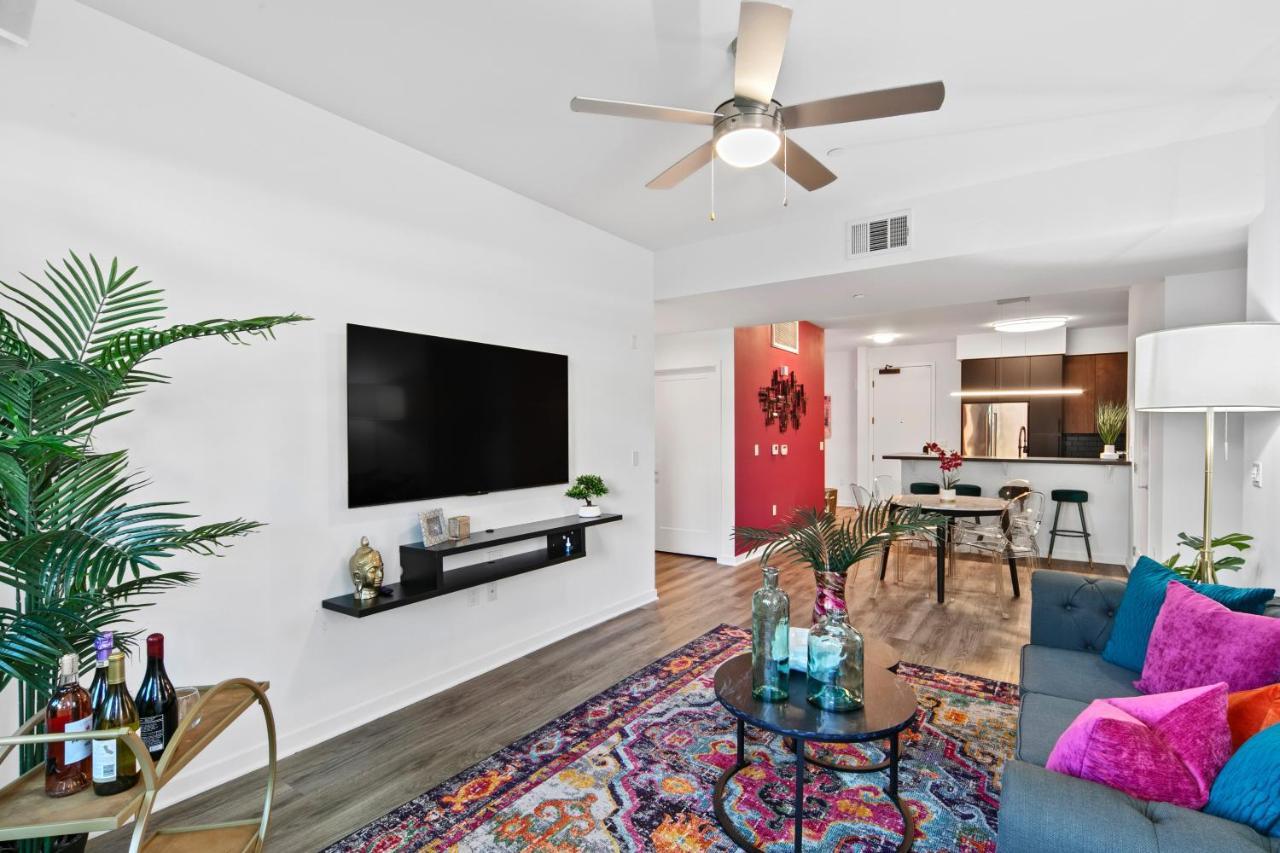 Fairfax District Chic City Oasis 2 Bedroom Apt With Den 136 Los Angeles Eksteriør bilde