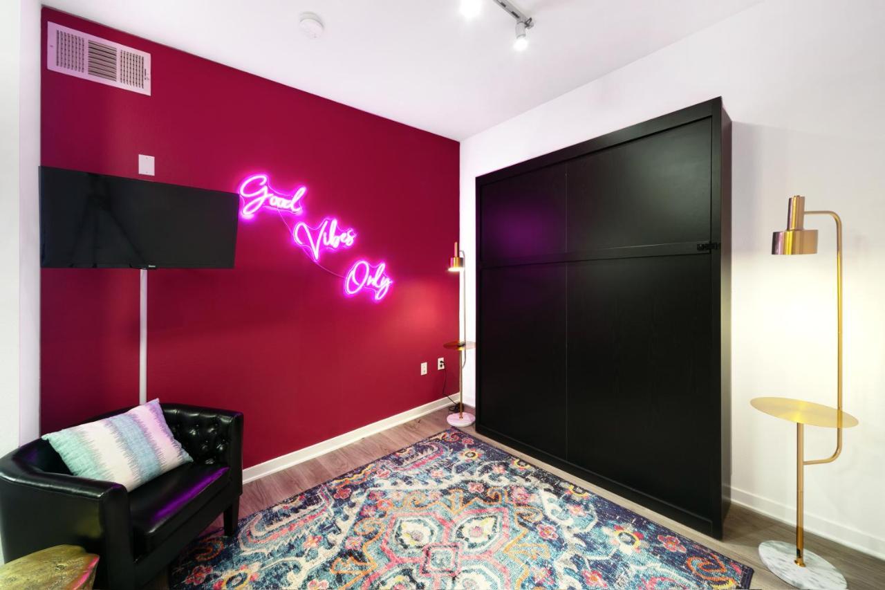 Fairfax District Chic City Oasis 2 Bedroom Apt With Den 136 Los Angeles Eksteriør bilde