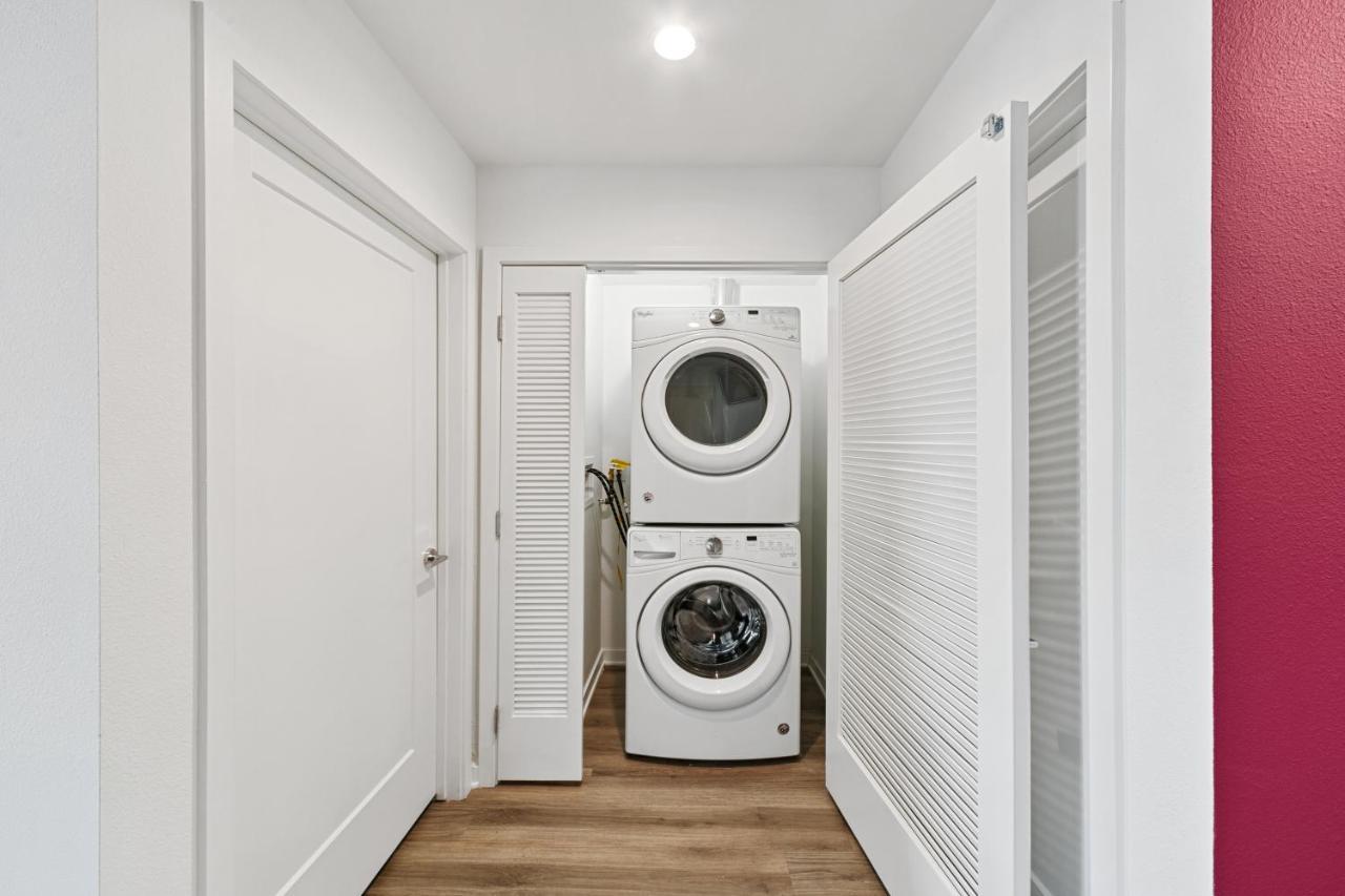 Fairfax District Chic City Oasis 2 Bedroom Apt With Den 136 Los Angeles Eksteriør bilde
